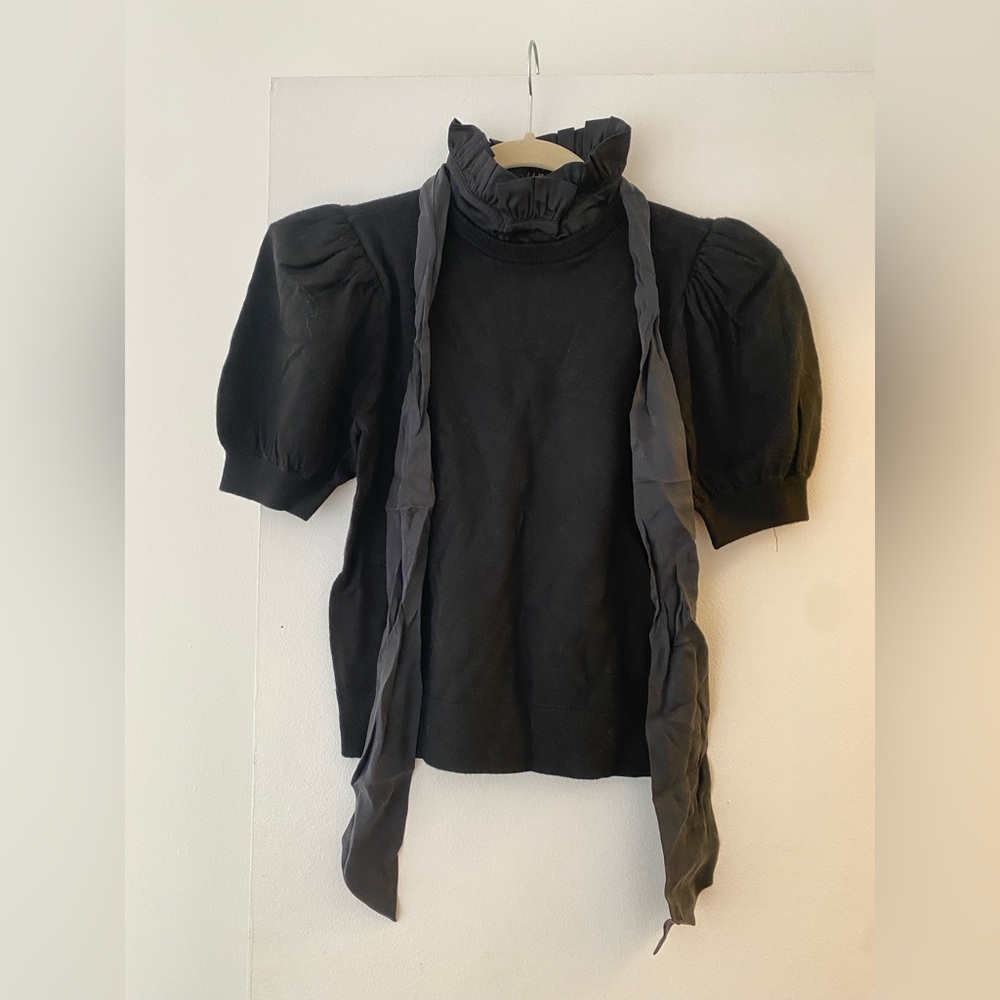 NWT ALICE AND OLIVIA BLACK SWEATER TOP WITH SILK TIE AT NECK